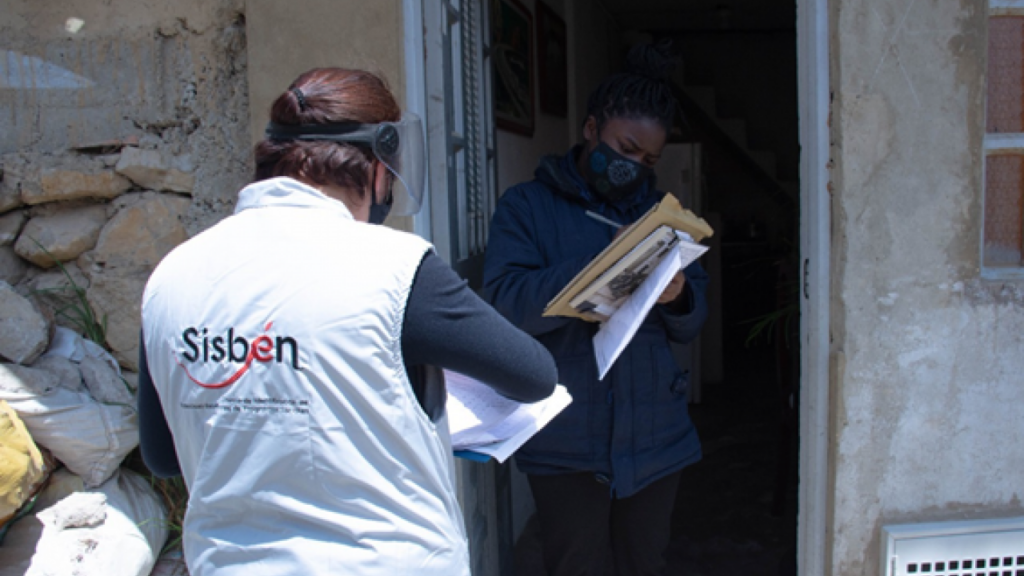 Funcionarios del Sisben Ocaña asisten a las viviendas para realizar las encuestas.